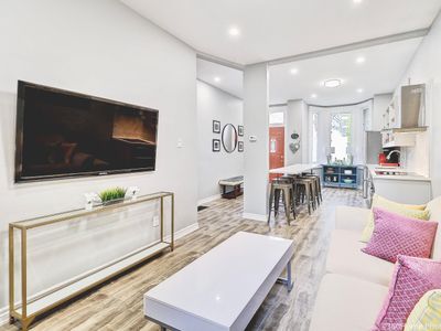 2 Parking Exhibition CN MTCC Rogers/YTZ airport