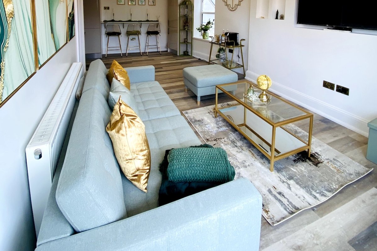 Luxury Shoreditch Penthouse! gallery image 2