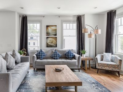 Three Story Home With Urban Courtyard Minutes to Downtown