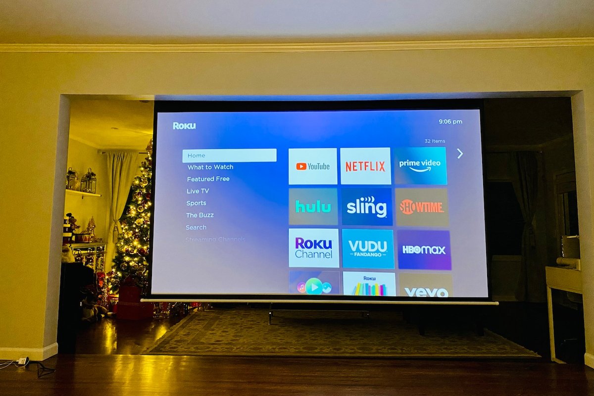 Large Wayzata Home. Close to Everything. gallery image 4