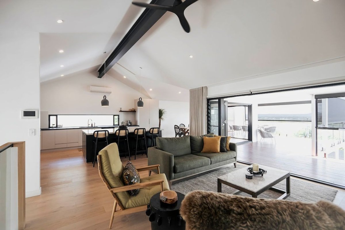 Sunset Lagoon ~ Noosa Luxury with Stunning Views gallery image 3