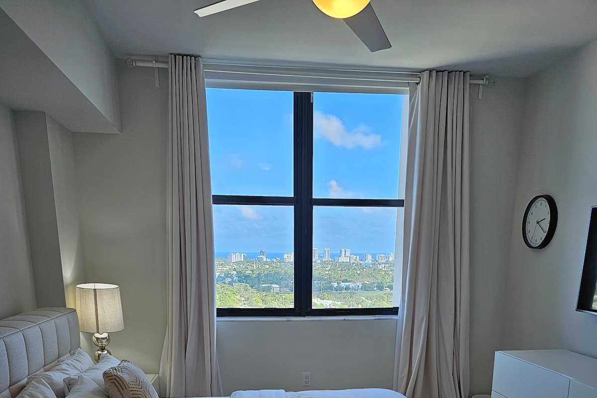 Luxury Penthouse 2 Bedroom Near Las Olas BLVD gallery image 5