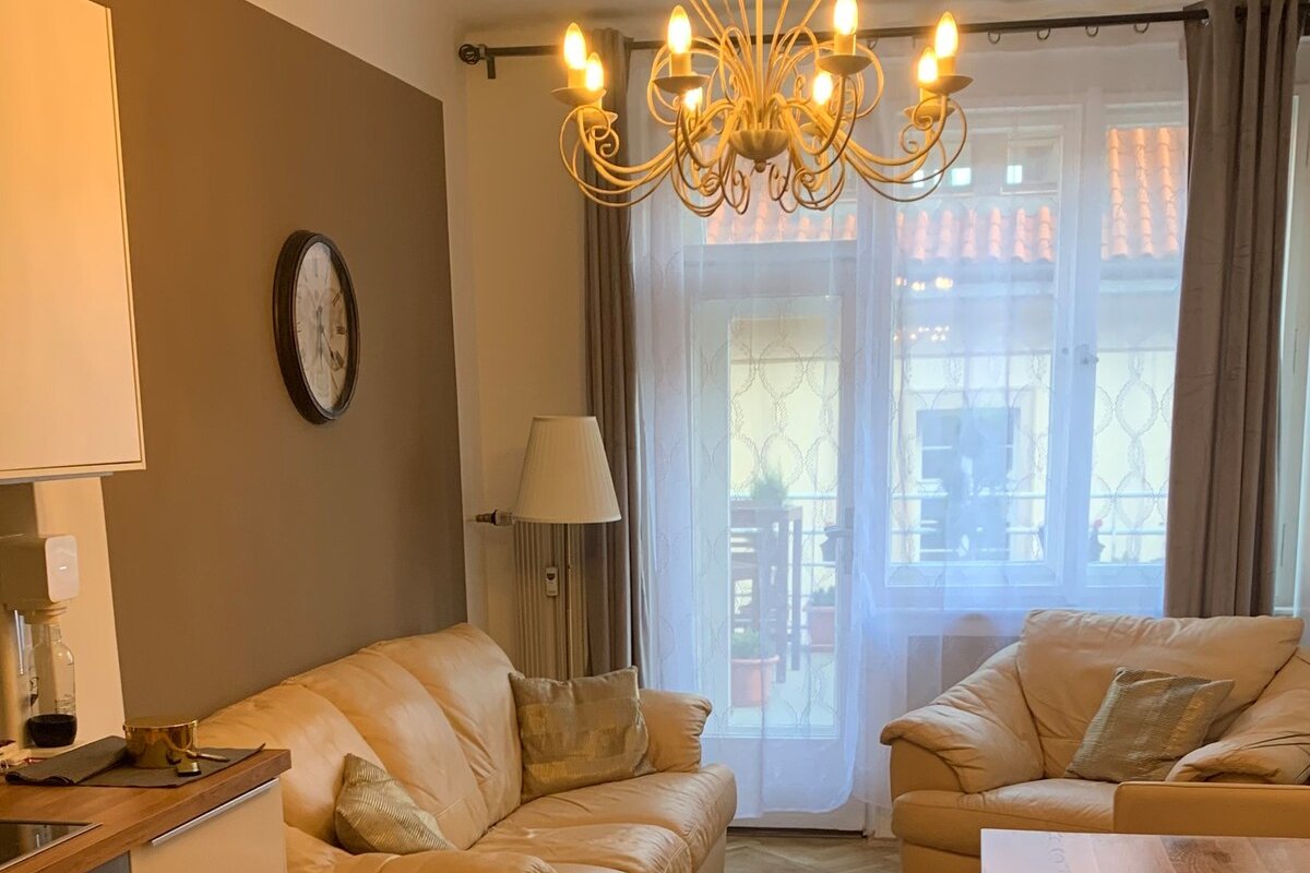 Anenska by Charles Bridge 3 gallery image 2