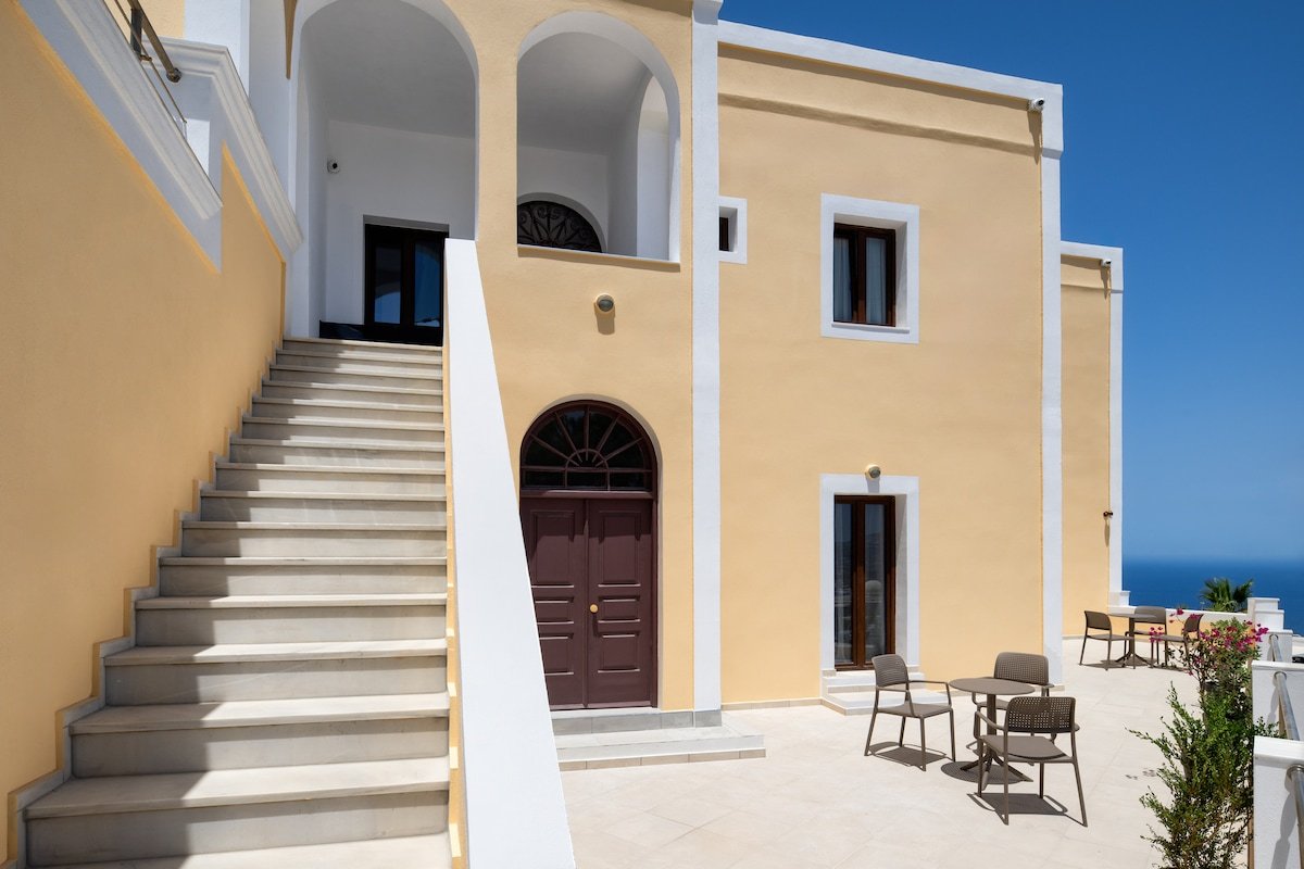 Santorinn Suites Deluxe Apartment – 10 persons gallery image 3