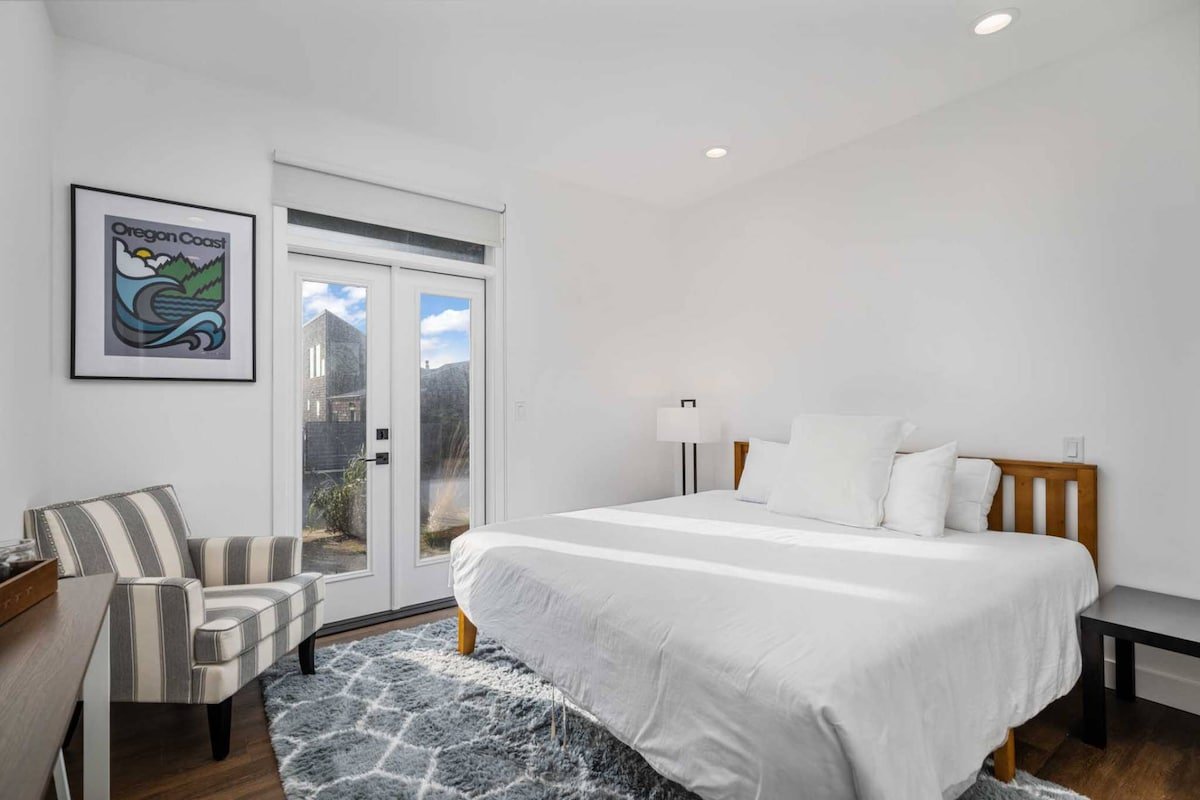 Incredible Manzanita Escape, Indoor Sport Court, gallery image 4