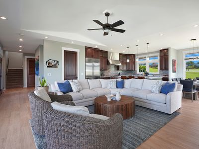 Waipo’o Hale: Luxury 4 Bedroom Estate w/Pool & AC