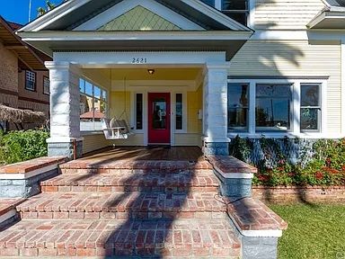 1 block from the beach spacious vacation home