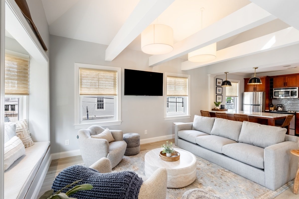 Condo w/Spiral Staircase to Loft, Perfect for Kids gallery image 4