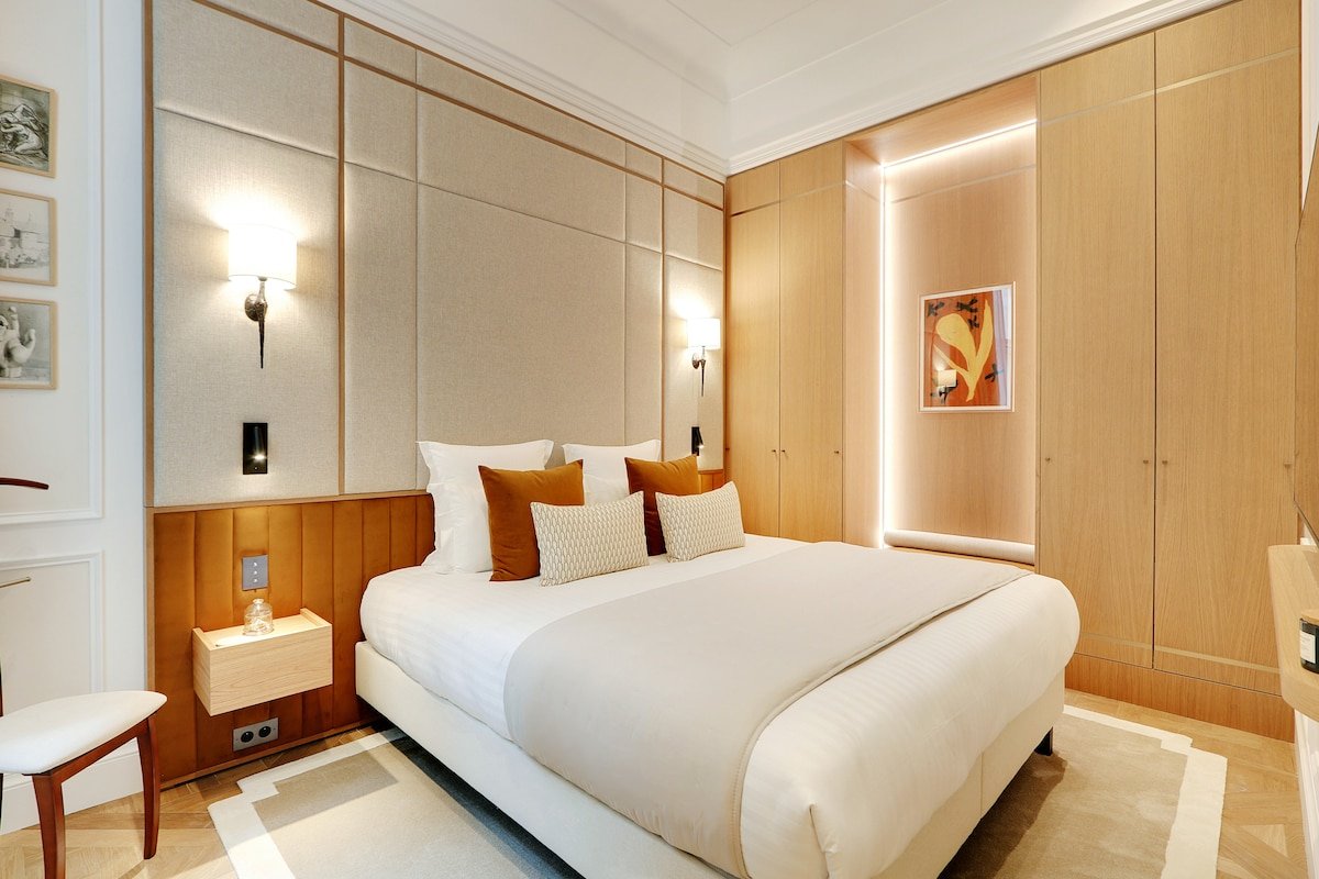 The Lander – Serviced 2BR/2BA – Louvre III gallery image 2