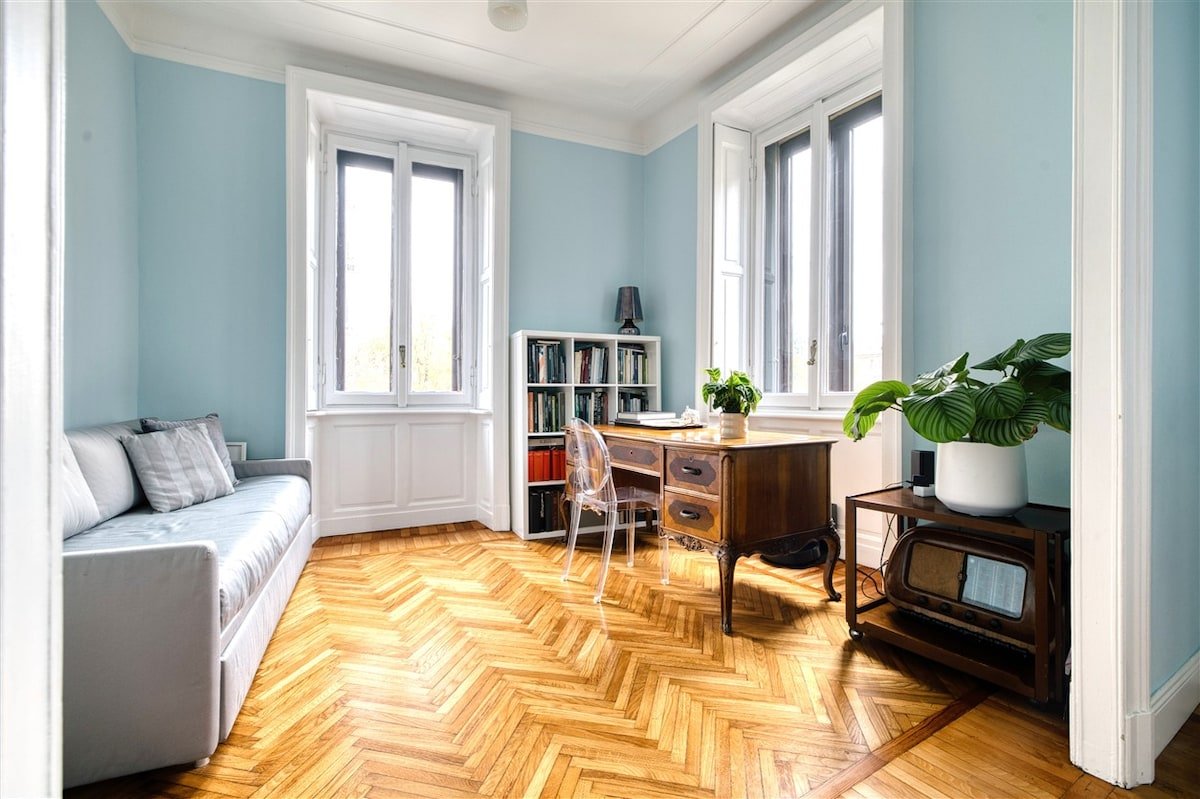 Central Milan • Spacious 2BR • Quiet • A/C • Lift gallery image 5