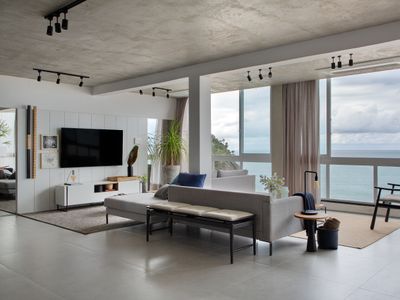 Ocean-Front 3-bedroom Apartment in Leme 036