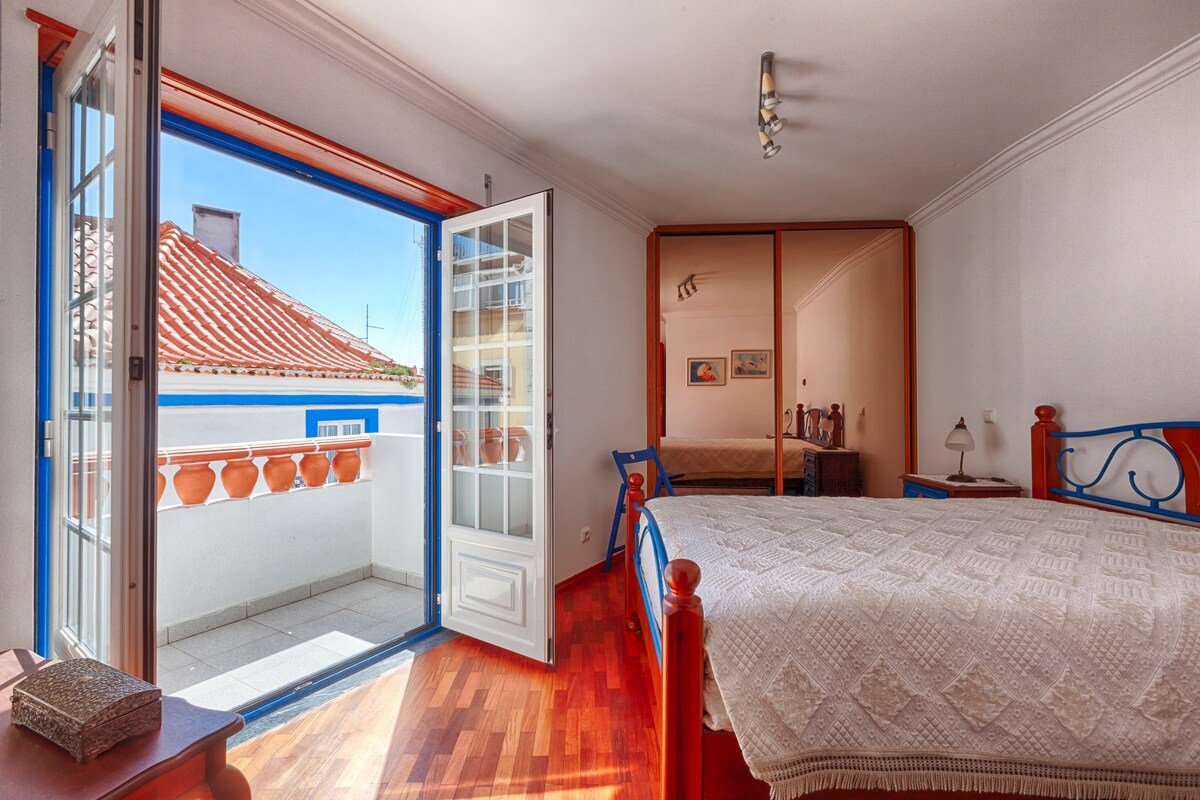 LIKE-HOME-Ericeira center-T4 House-Boa Onda gallery image 3