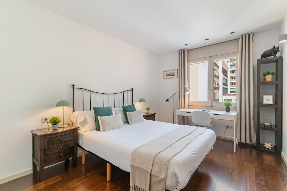 Spacious & Centric 3BR Arc de Triomf/AC/Wifi gallery image 3