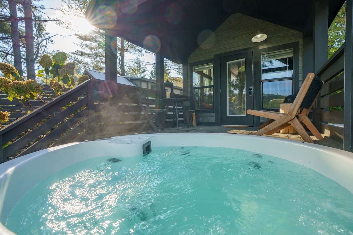 Asheville River Cabins Premium Riverview Cabin gallery image 4