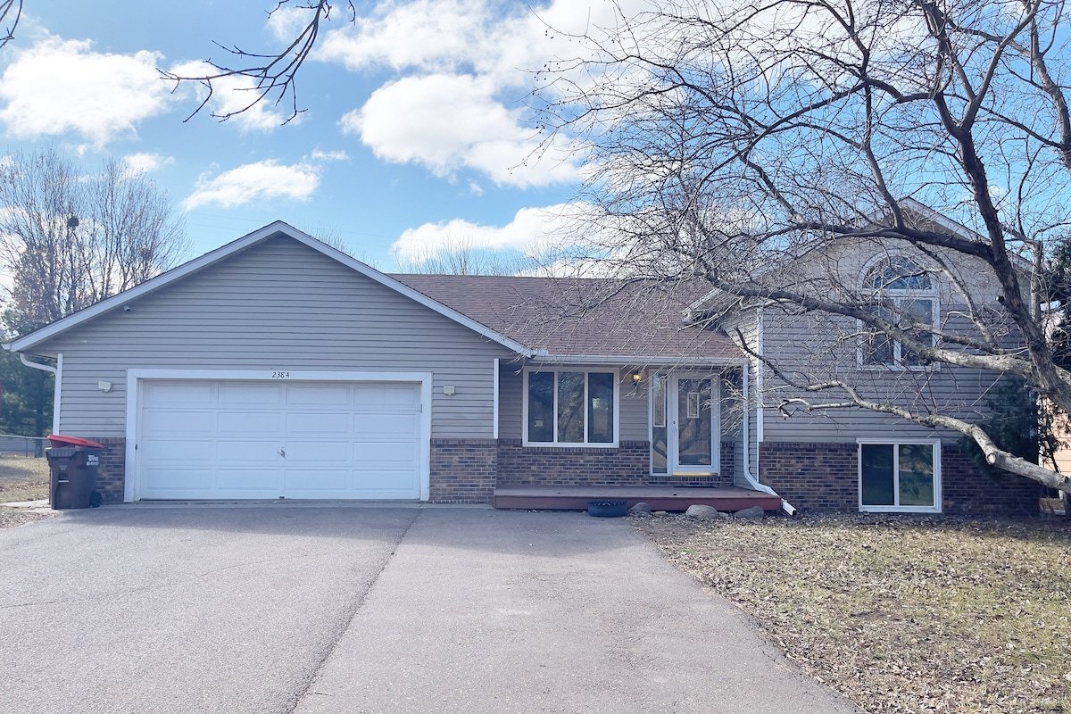 Charming house in Maplewood. gallery image 2