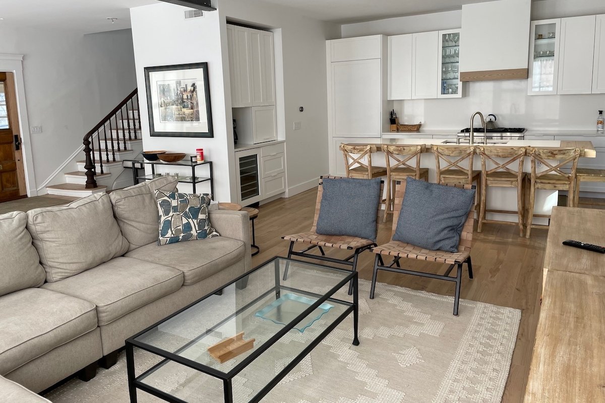 Newport full house, ideal for Large groups gallery image 3