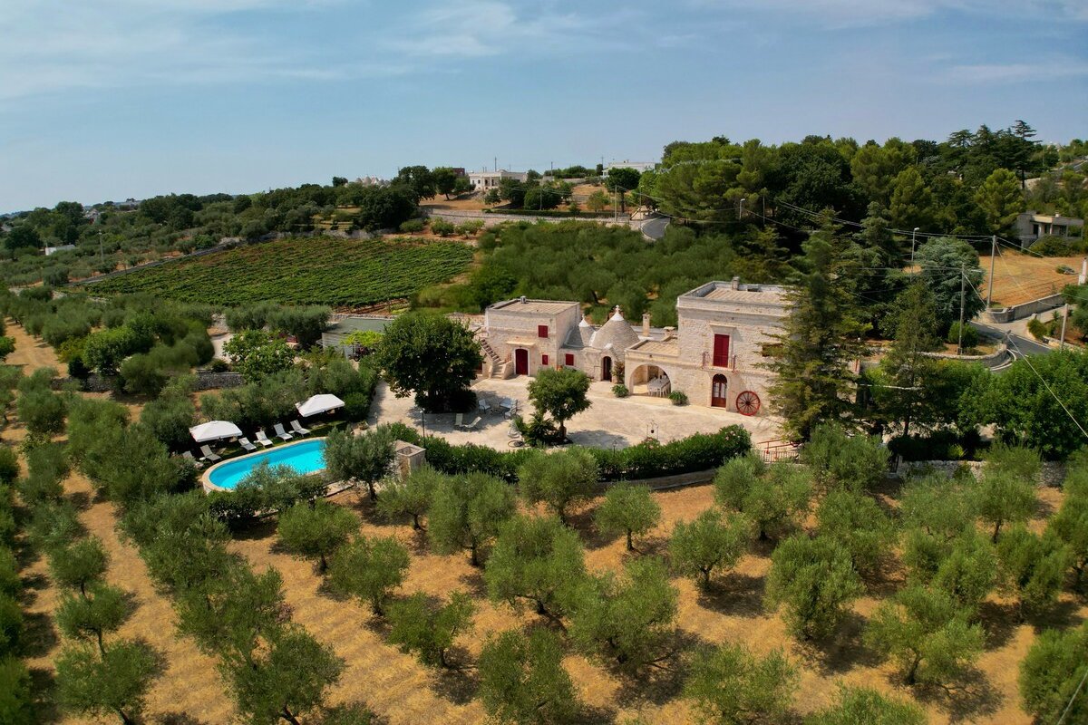 [Locorotondo] Masseria Trulli Bruni with pool gallery image 2