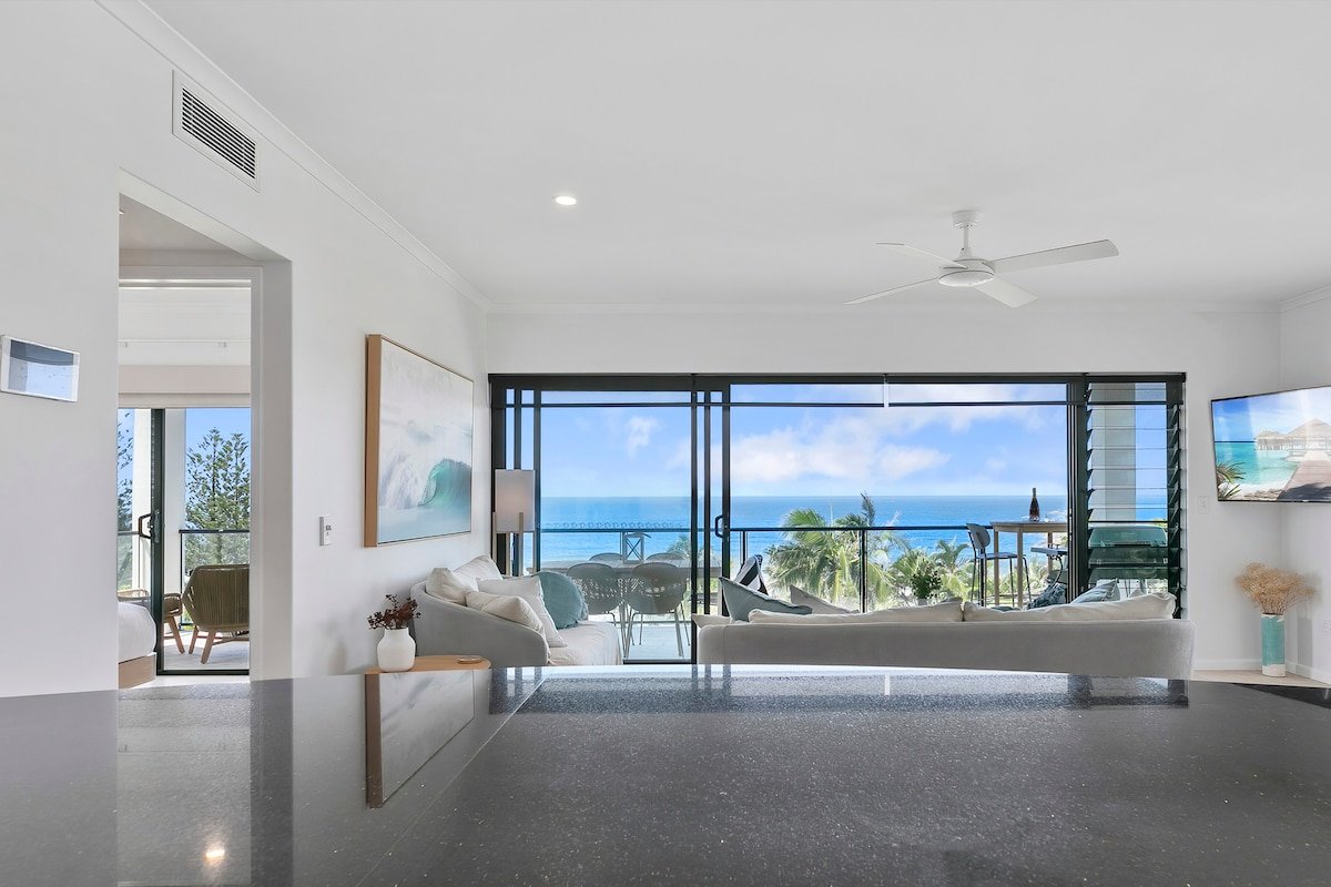 Ocean Viewpoint: Stunning Sunshine Beach Views gallery image 3