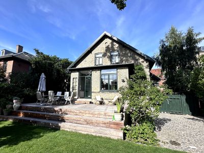 Luxurious, private & centrally-located Villa