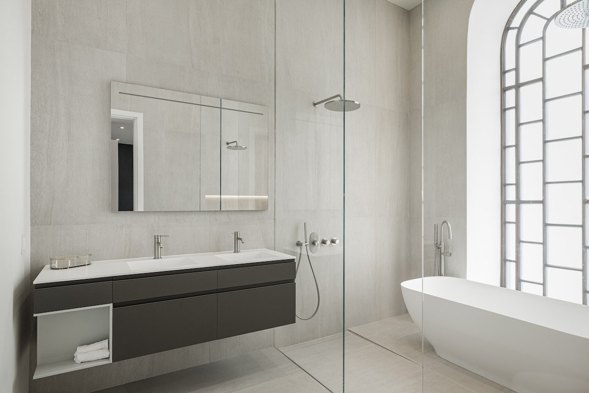 Iconic 9BR Estate w/ Private Pool, Spa, Rooftop. gallery image 3