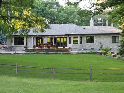 Exquisite 5BR, 4.5BA Home 8 miles from Minneapolis