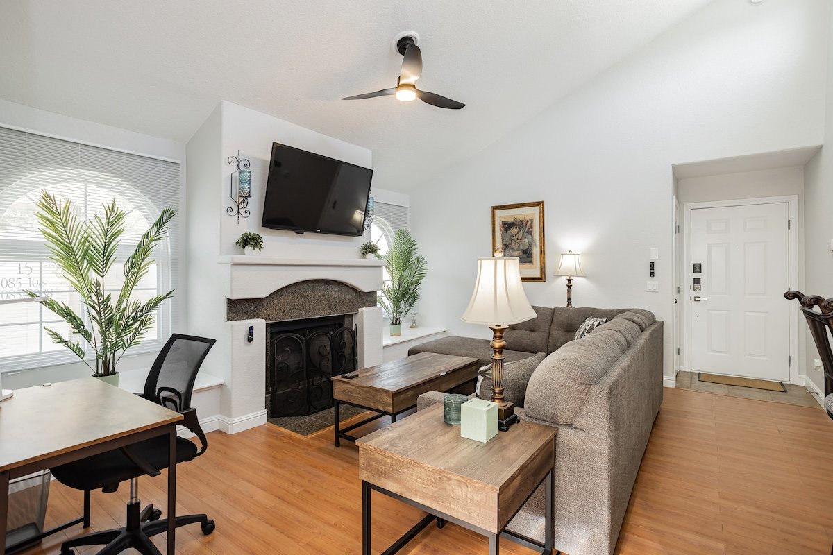 Elegant 2BR Condo – 2nd Floor | No Extra Fees gallery image 2