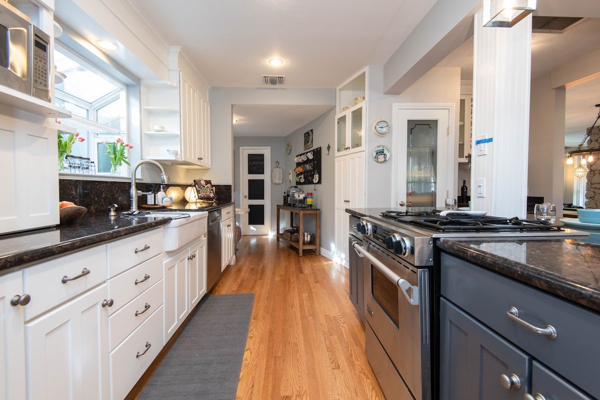 Charming gem next-door to Universal Studios gallery image 4