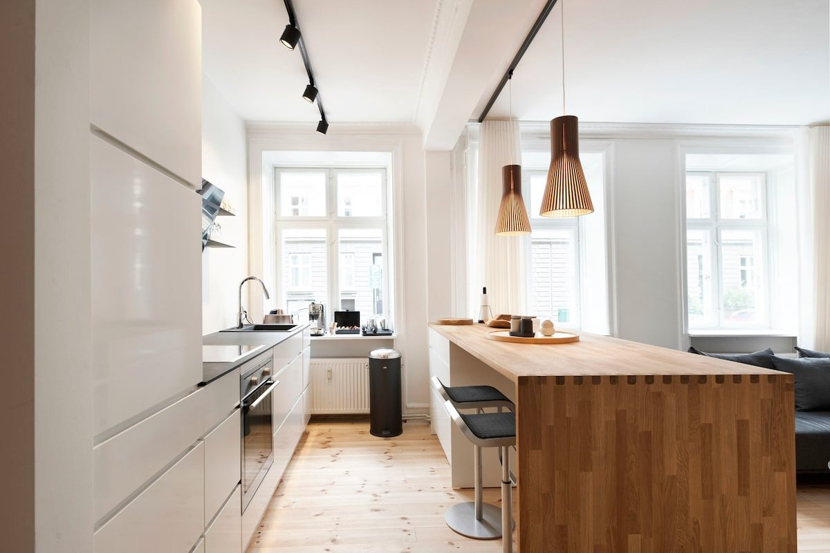 Dinesen Collection 2BR 1BA Condo gallery image 4