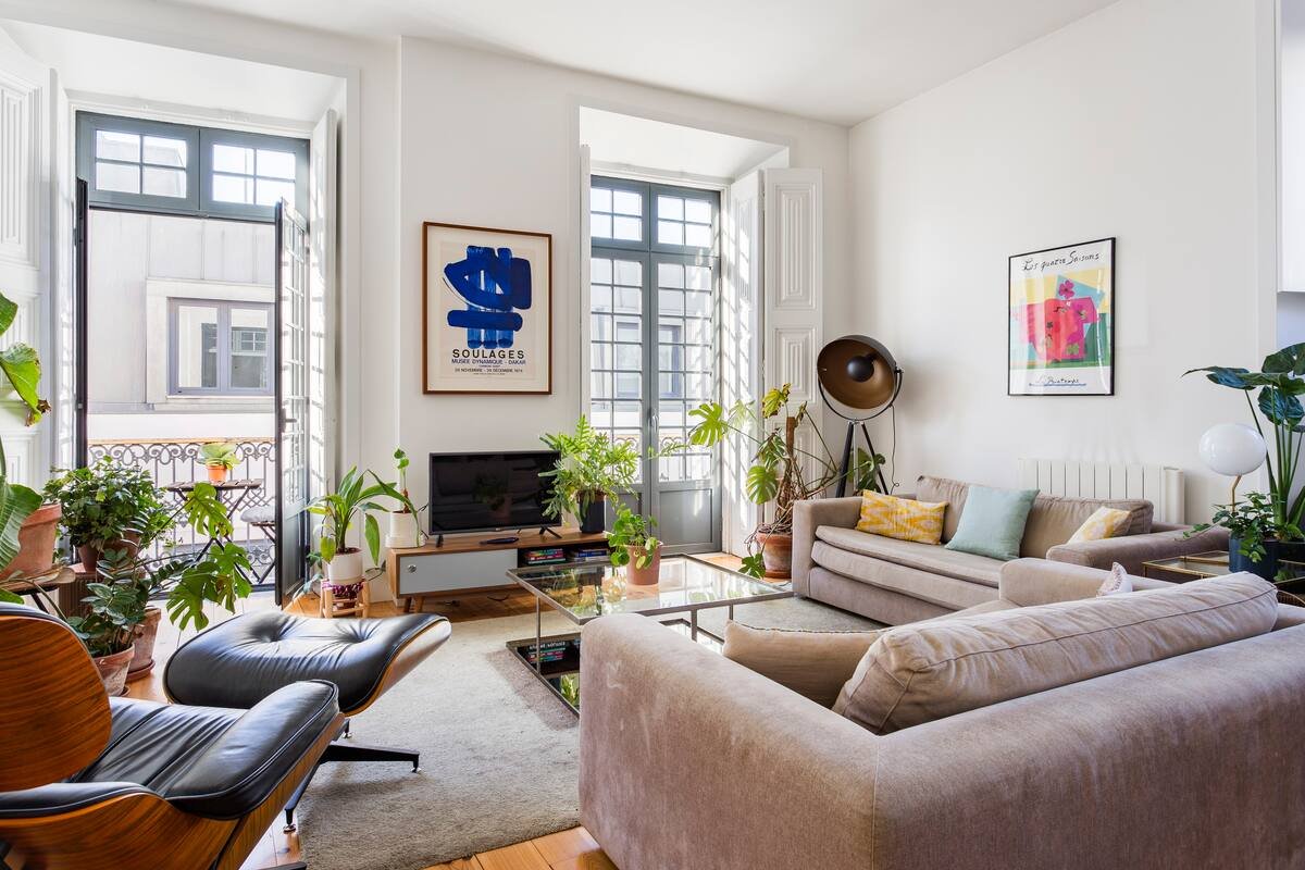 Design & bright central home w/ balcony + parking! gallery image 2