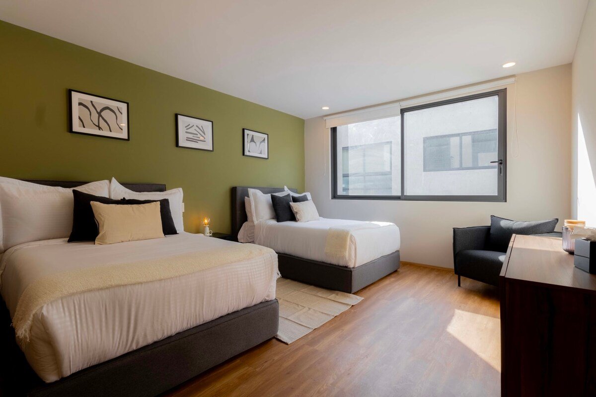 Capitalia | Balcony & Parking, Near Masaryk gallery image 3