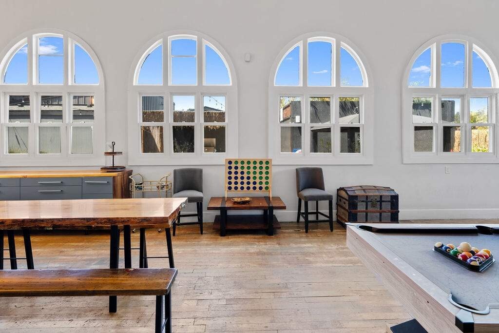 Resort Perks: 12BR, 48 Guests, Prime Downtown gallery image 5