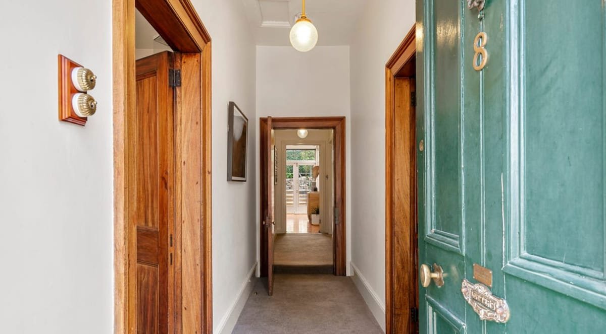 Historic Waterloo Cottage gallery image 3