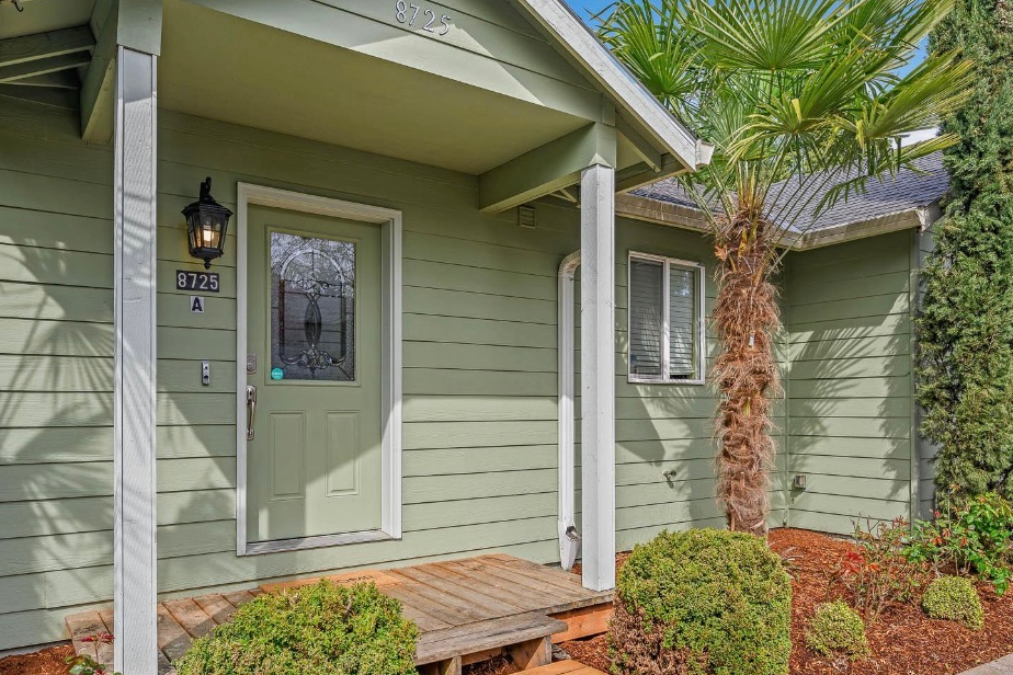 Happy Valley Home, Game Room, + 8 beds!