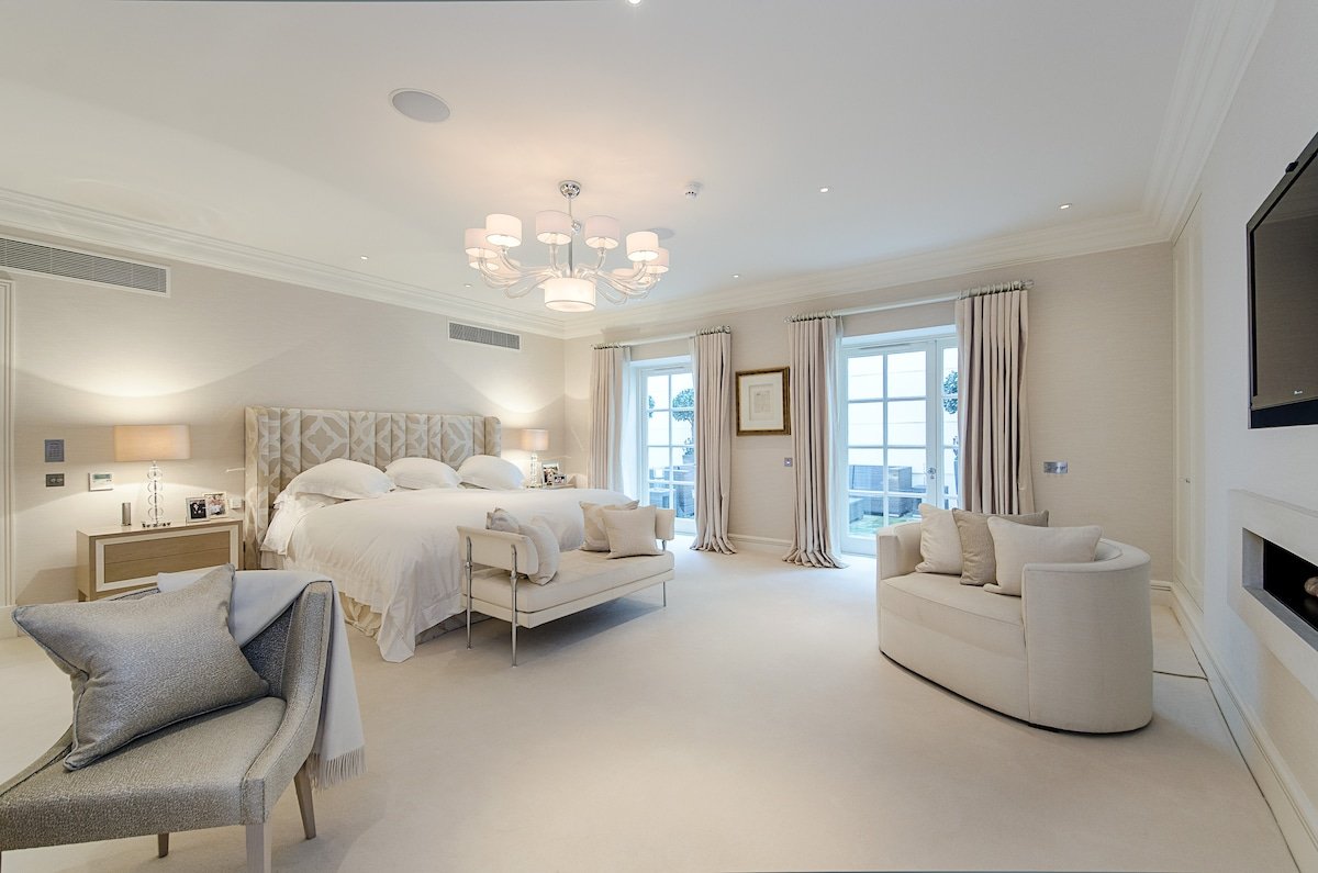 Ultra Lux Duplex Flat in Mayfair gallery image 2