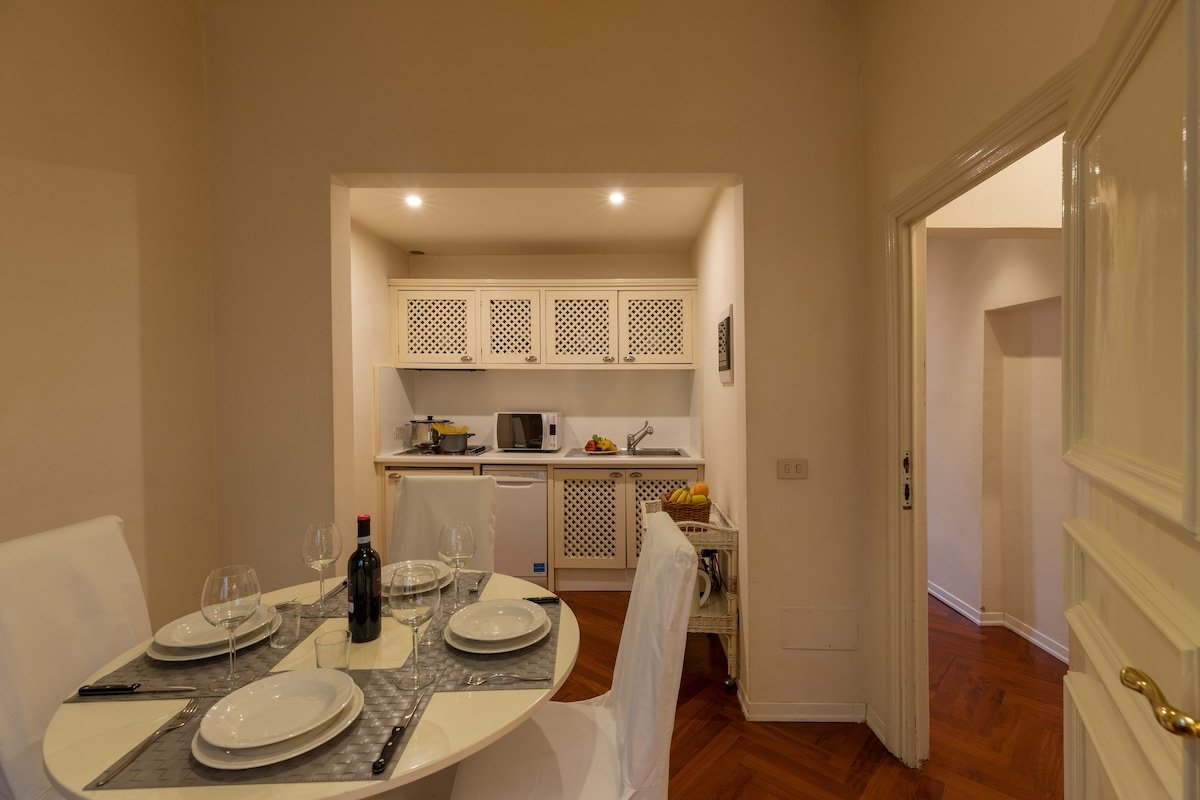 Cashmere apartment a stone’s throw from the Duomo gallery image 5