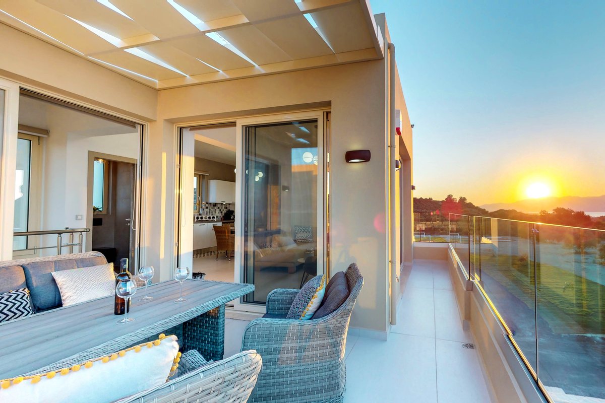 Liberty and Freedom private sea view villa,pools!