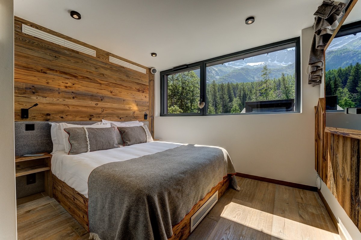 Stunning chalet incl. bkfast & cleaning services gallery image 2