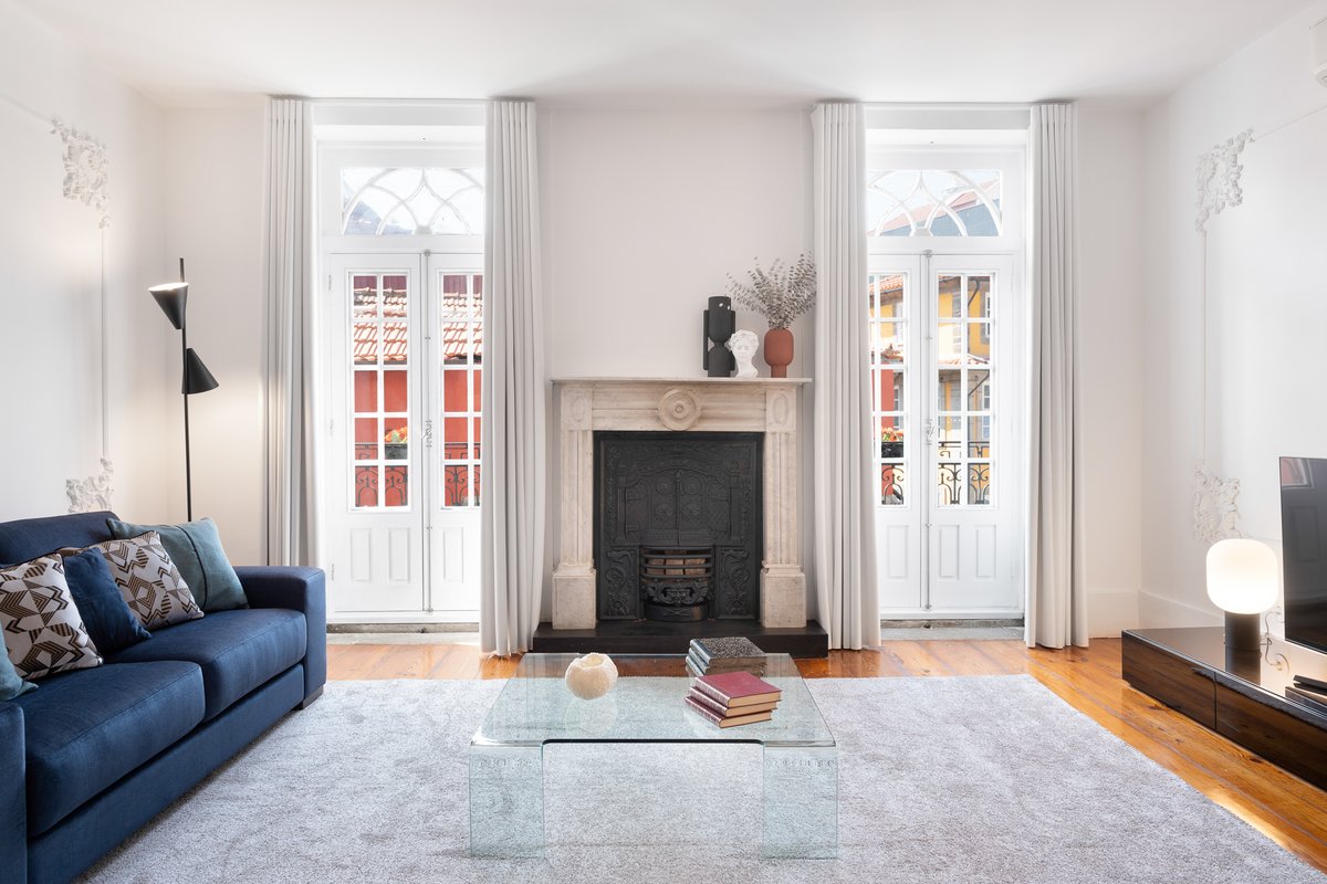 42 3 Historical Penthouse at Cardosas Block