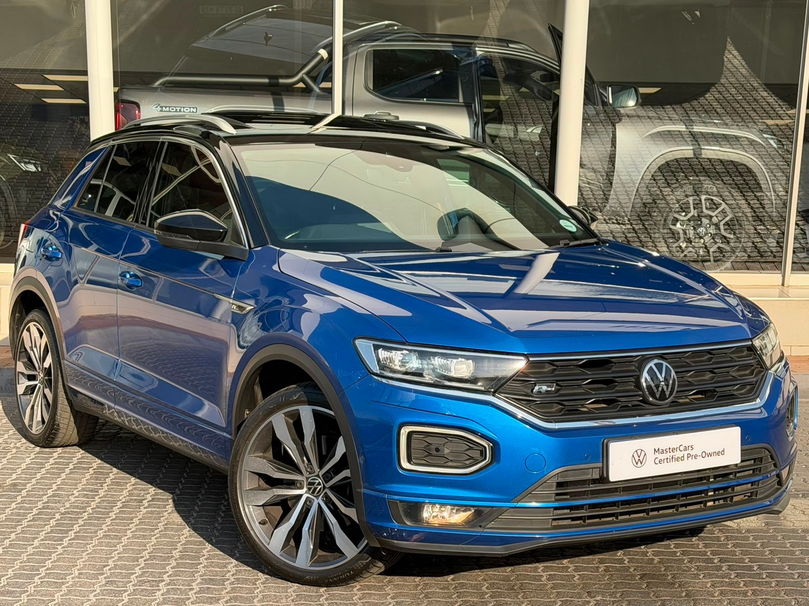 VOLKSWAGEN T-ROC 2.0 TSI 4M R-LINE DSG for Sale in South Africa