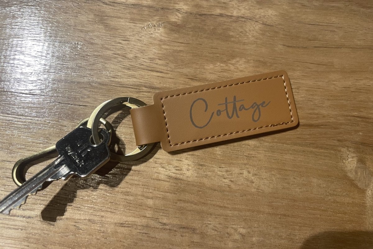 The Cottage – fire’s lit, grab a drink and relax! gallery image 2