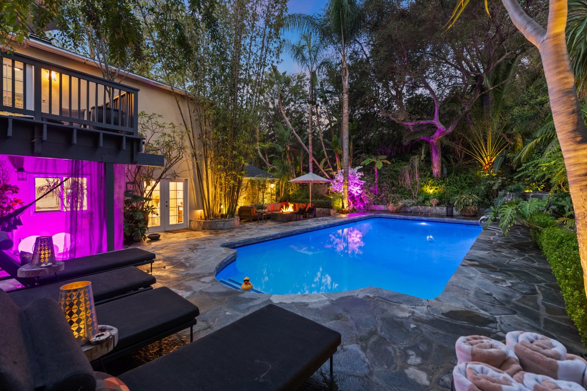 Luxury Resort Style- Heated Pool- Jacuzzi- Firepit