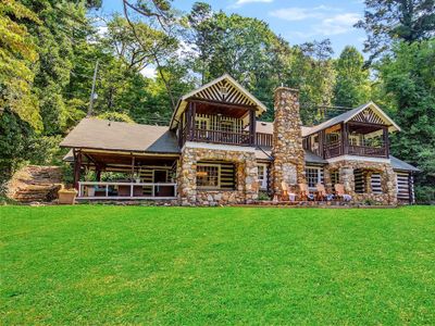 The Magnolia Lodge – 9 minutes to downtown AVL