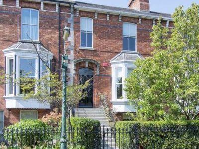 Victorian Fully Renovated 5 Bedroom House