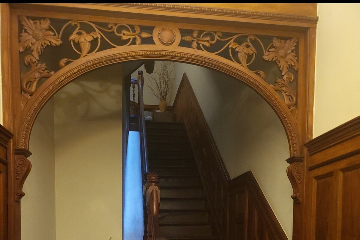 Guest Suite in Brownstone gallery image 4