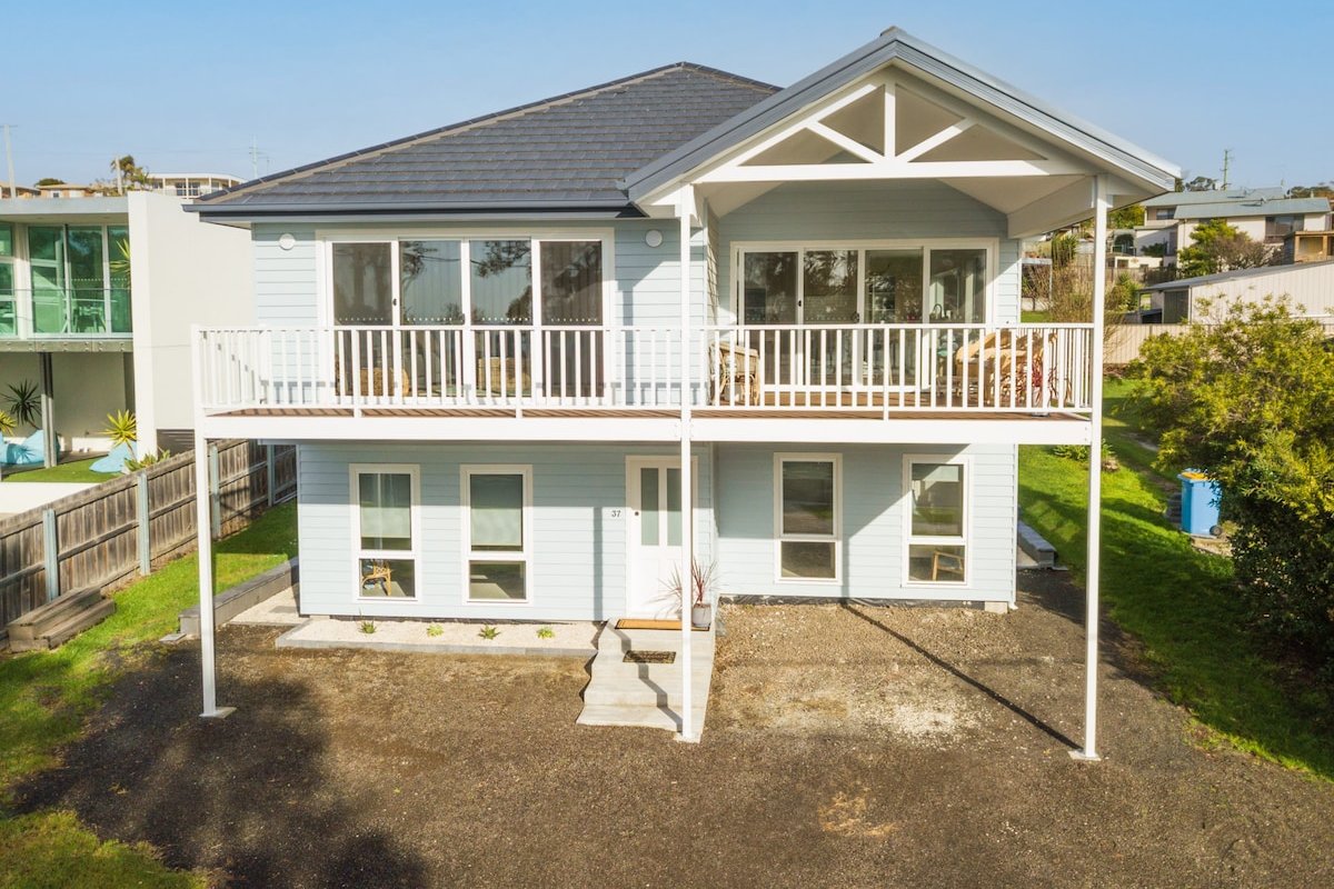 Beach House on Bentley gallery image 4