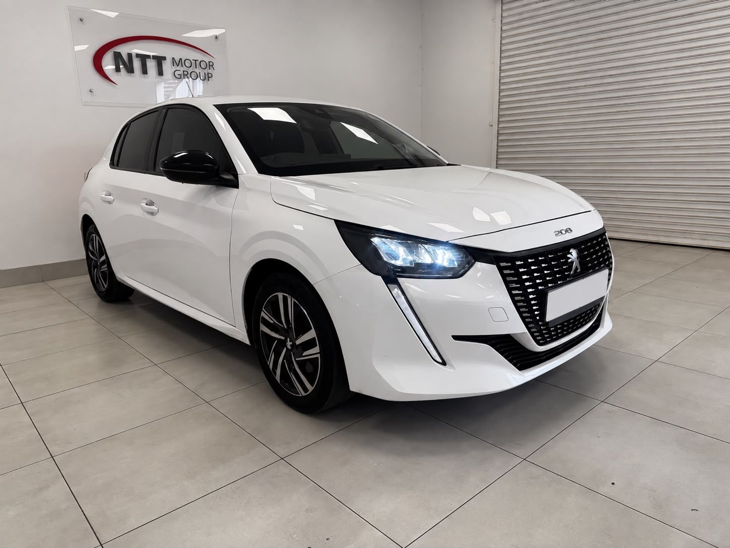 PEUGEOT 208 1.2T ALLURE for Sale in South Africa