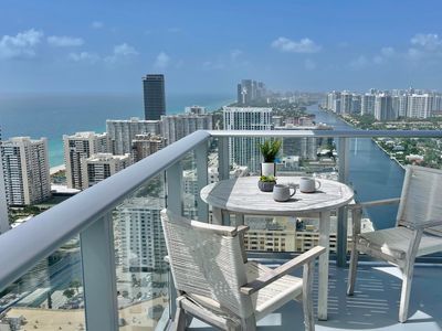 High Floor Breathtaking View Corner Unit HydeHouse