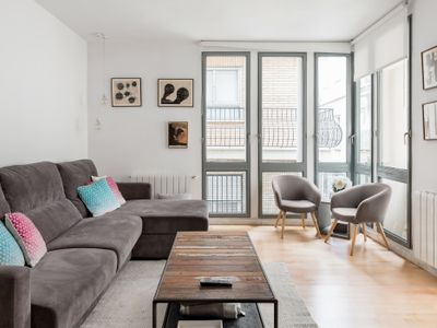 City Center Apartment With Shaded Terrace