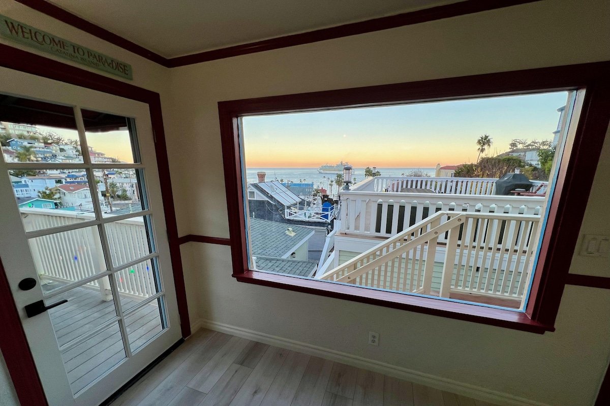 Catalina Two Bedroom View Home gallery image 5