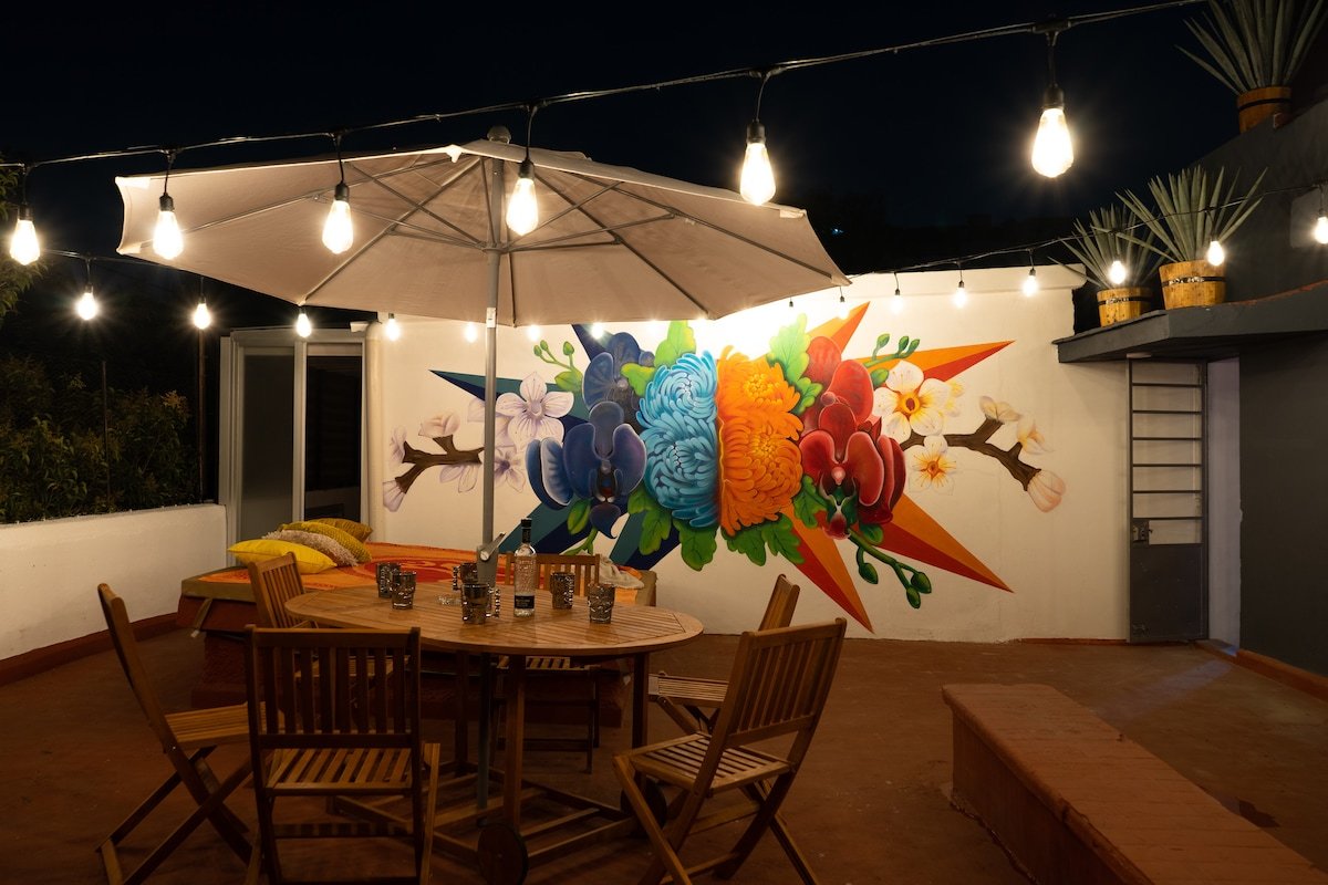 Unique | Up to 18 Guests | Rooftop & Billiards gallery image 3